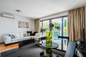 Blue Horison Apartments by In Property